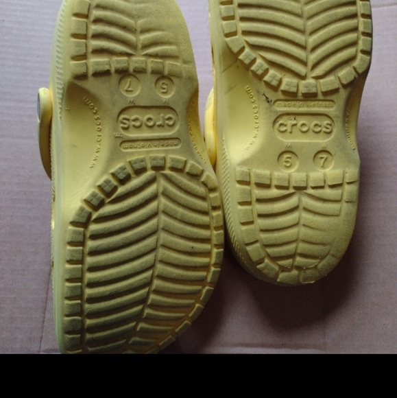 Yellow crock clogs - Picture 5 of 6